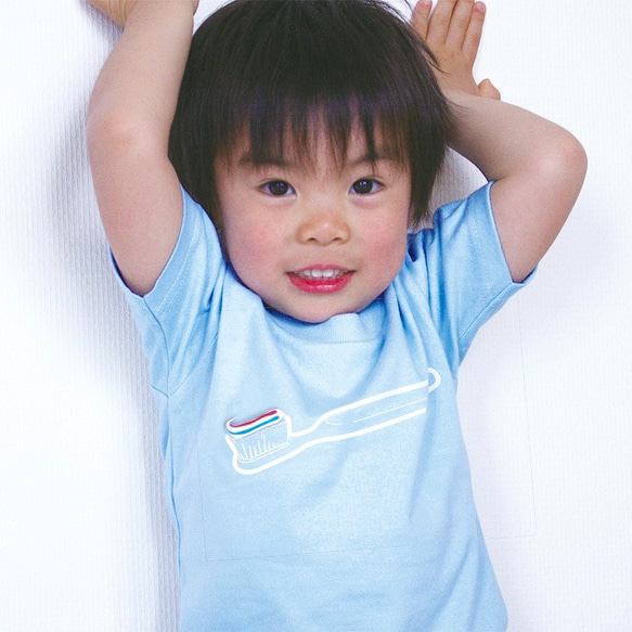 toothbrush  "歯磨き粉がついちゃったTシャツ"（ライトブルー）KIDS 1枚目の画像