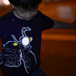 KIDS motorbike Tシャツ　"バイクのライトが光るTシャツ" 交通安全に役立つ！ 1枚目の画像