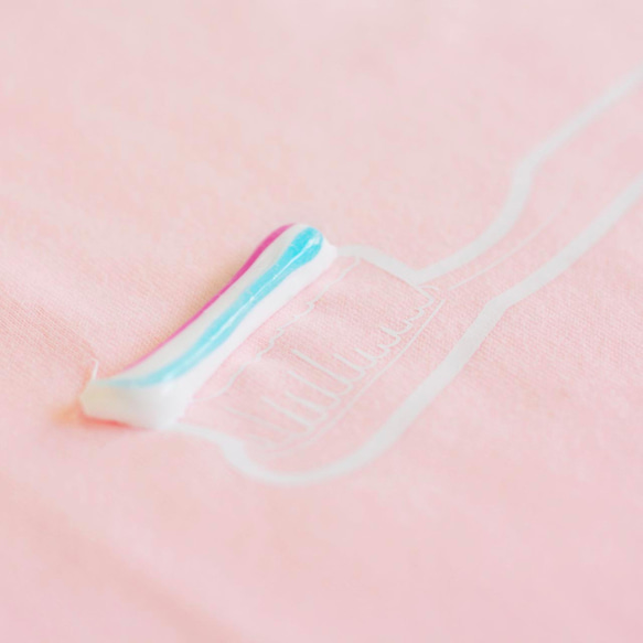toothbrush  "歯磨き粉がついちゃったTシャツ"（ライトピンク） 3枚目の画像