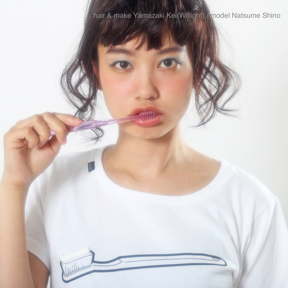 toothbrush  "歯磨き粉がついちゃったTシャツ"（ホワイト） 1枚目の画像
