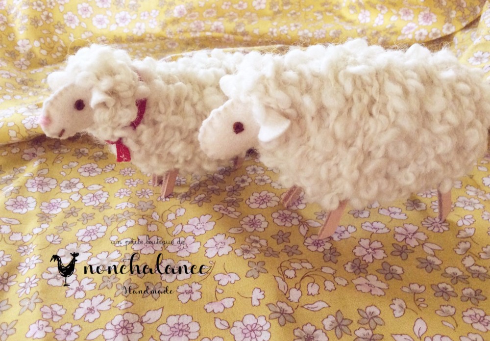 ୨୧) ( ❀ * sheep 赤いリボン antique イースターの羊さん