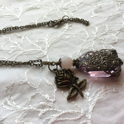 ピンククリスタルの上品な輝き！フランス製ネックレス・機密の贈り物♬プレゼントに！Angelikaによる作品です 4枚目の画像