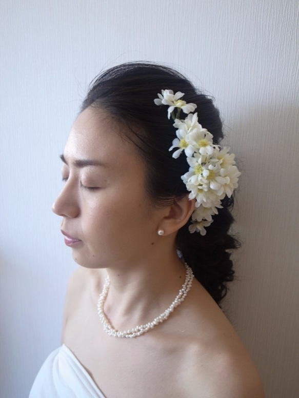 白い野花のヘッドドレス 3枚目の画像