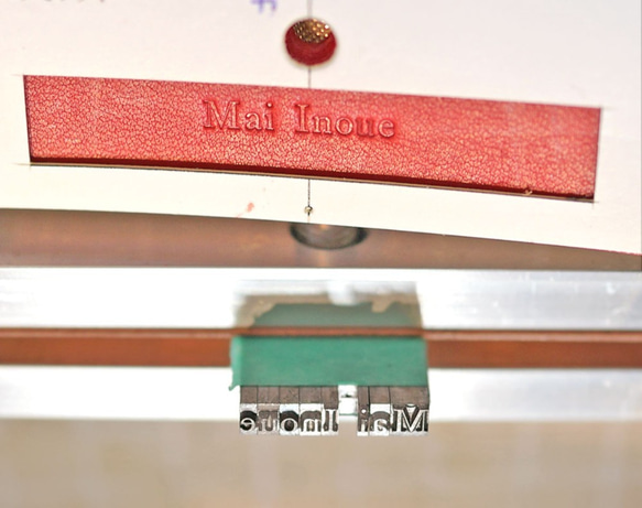 名入れができるミニ財布。伊・テンペスティ社エルバマット使用。15色の革から選べます。“Palmo“(パルモ) 6枚目の画像