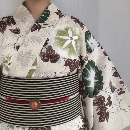 大柄花上品粋な浴衣✨早い者勝ちです 大柄花上品粋な浴衣✨早い者勝ちです
