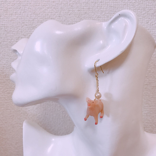 豚に真珠 (ピアス/イヤリング) ピアス（フック・チェーン