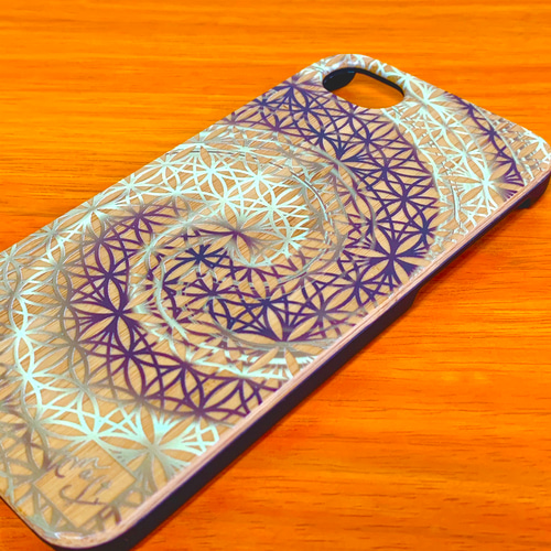 神秘的☆ オリジナル 竹製 iPhoneケース 陰陽 黄金 神聖幾何学