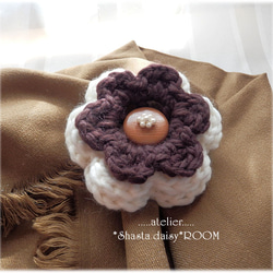 手编 Wool Yarn Flower Brooch*Big size*Offwhite×Brown 第3張的照片