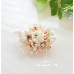 Fabric Flower＆Lace 『Brooch』*ｗith Crystal Charm**Small Size☆。 第1張的照片