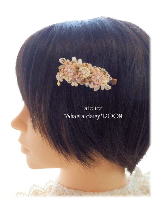 Lace&Fabric Flowers Hair clip*ｗith Flower & Clover Charm 第2張的照片