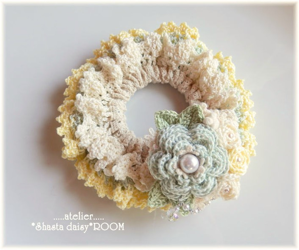 手编 Lace Yarn 绑发橡皮筋(chouchou)with 2way Brooch*yellow×green A 第2張的照片