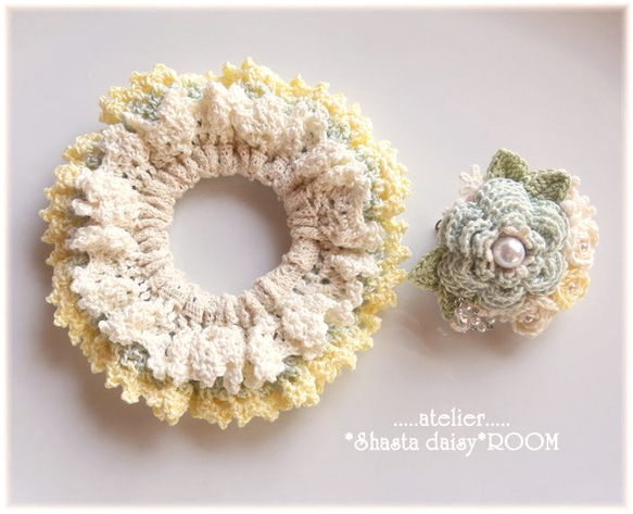 手编 Lace Yarn 绑发橡皮筋(chouchou)with 2way Brooch*yellow×green A 第5張的照片