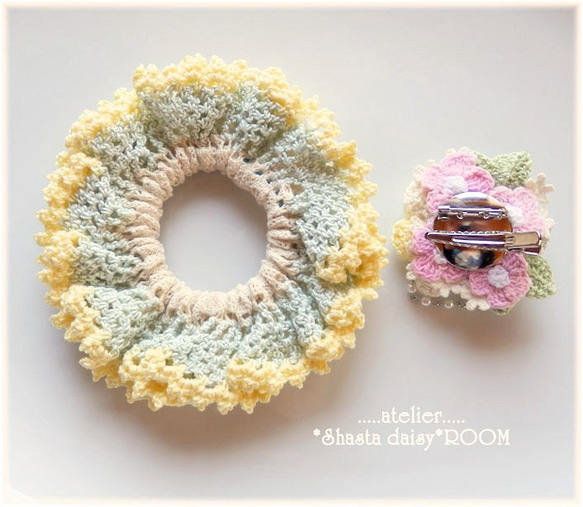 手编 Lace Yarn 绑发橡皮筋(chouchou)with 2way Brooch*yellow×green A 第6張的照片