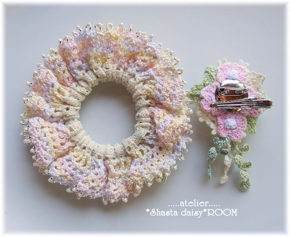 手编Lace Yarn 绑发橡皮筋(chouchou)with 2way Brooch*Rainbow Color G 第7張的照片