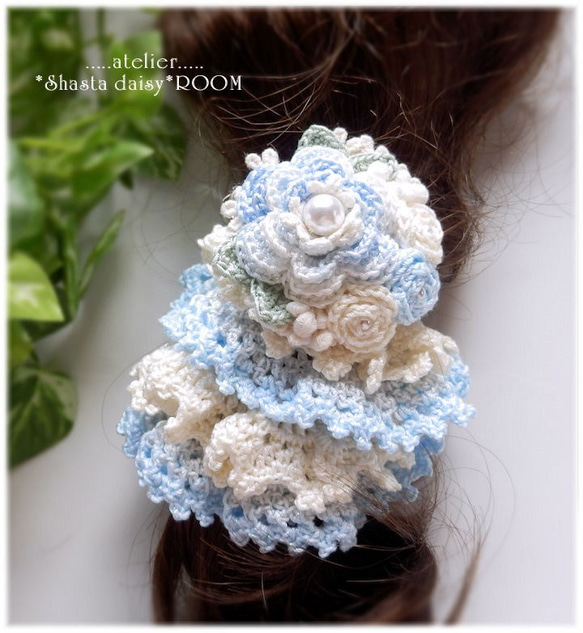 手编 Lace Yarn 绑发橡皮筋(chouchou)with 2way Brooch*blue×off white 第1張的照片