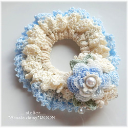 手编 Lace Yarn 绑发橡皮筋(chouchou)with 2way Brooch*blue×off white 第2張的照片