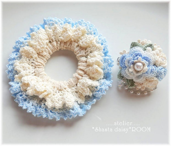 手编 Lace Yarn 绑发橡皮筋(chouchou)with 2way Brooch*blue×off white 第5張的照片