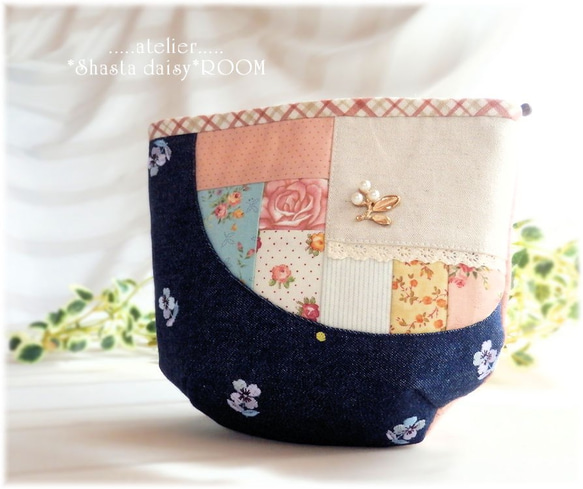 Patchwork pouch/With Charm★Denim and cotton★C 第1張的照片