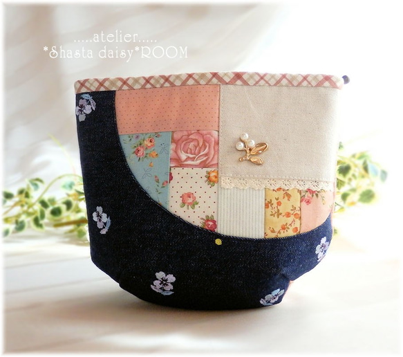 Patchwork pouch/With Charm★Denim and cotton★C 第3張的照片