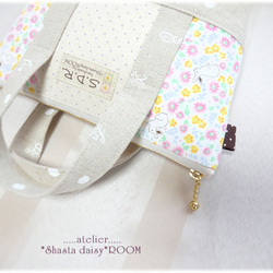 Handbag type*The zipper porch*Small size*Flowers and rabbits 第3張的照片