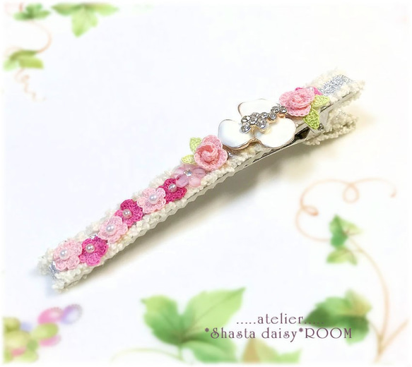 *SOLD OUT*クロッシェフラワーのヘアクリップ*レース糸のお花モチーフ*ピンク*メタルパーツ 3枚目の画像