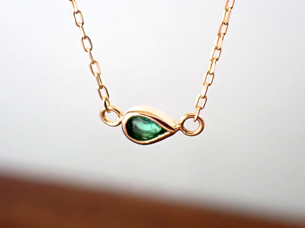 K18 プチエメラルドネックレス