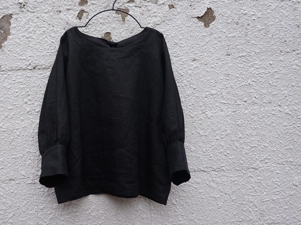 リネン・バックリボンドルマンブラウス8分丈（ブラックリネン）