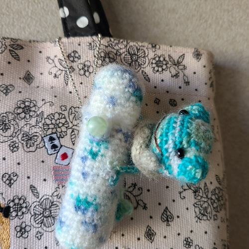 ちびガエル付き編みぐるみリップケース1 あみぐるみ rumamekoro 通販