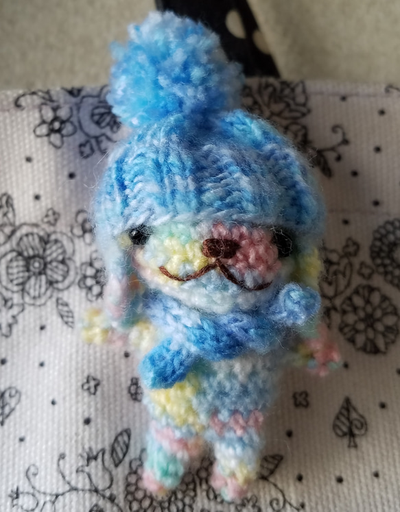 編みぐるみのちびウサブローチ4 1枚目の画像