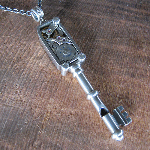 Locke & Key】Watch 時計の銀の笛 シルバーペンダント ホイッスル key