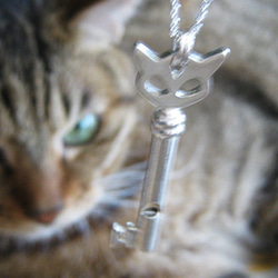【地震!?】銀の笛 　猫の鍵　猫の笛　シルバーペンダント　ホイッスル　cat 　whistle key ネコ　ねこ 6枚目の画像
