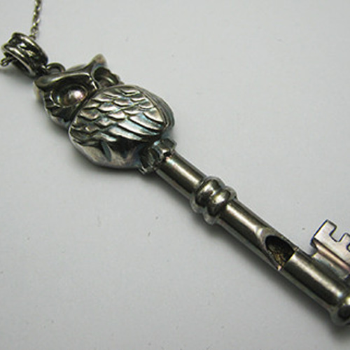 銀の笛 ふくろうの鍵の笛 シルバーペンダント ホイッスル owl