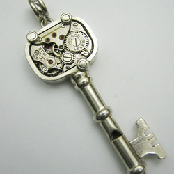 時計の銀の笛 シルバーペンダント ホイッスル Pierce カギ whistle Watch 【Locke & Key】 1枚目の画像