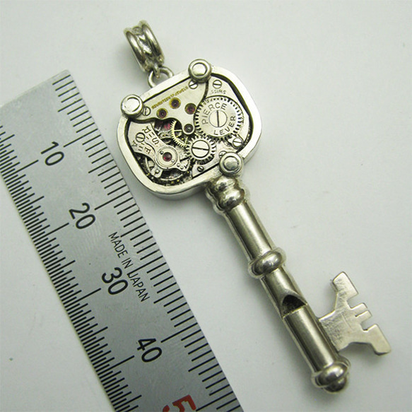 時計の銀の笛 シルバーペンダント ホイッスル Pierce カギ whistle Watch 【Locke & Key】 6枚目の画像