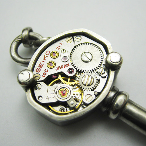 時計の銀の笛 シルバーペンダント ホイッスル Seiko朱 カギ