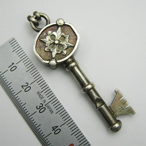 時計の銀の笛 シルバーペンダント ホイッスル Seiko朱 カギ whistle