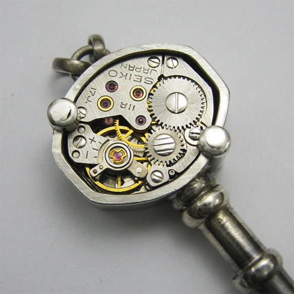 時計の銀の笛 シルバーペンダント ホイッスル Seiko カギ whistle Watch 【Locke & Key】 6枚目の画像