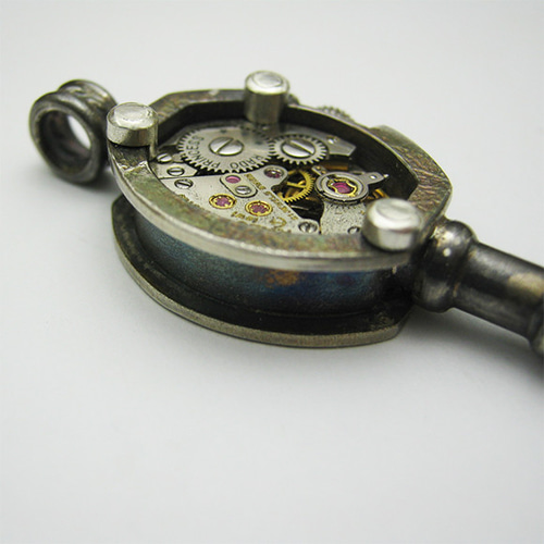 ホイッスル時計（WHISTLE WATCH） 動いてます 時計の銀の笛 シルバーペンダント ホイッスル カギ whistle