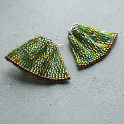 Frilly Earring ( Mixed green ) 1枚目の画像