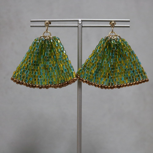 Frilly Earring ( Mixed green ) 2枚目の画像