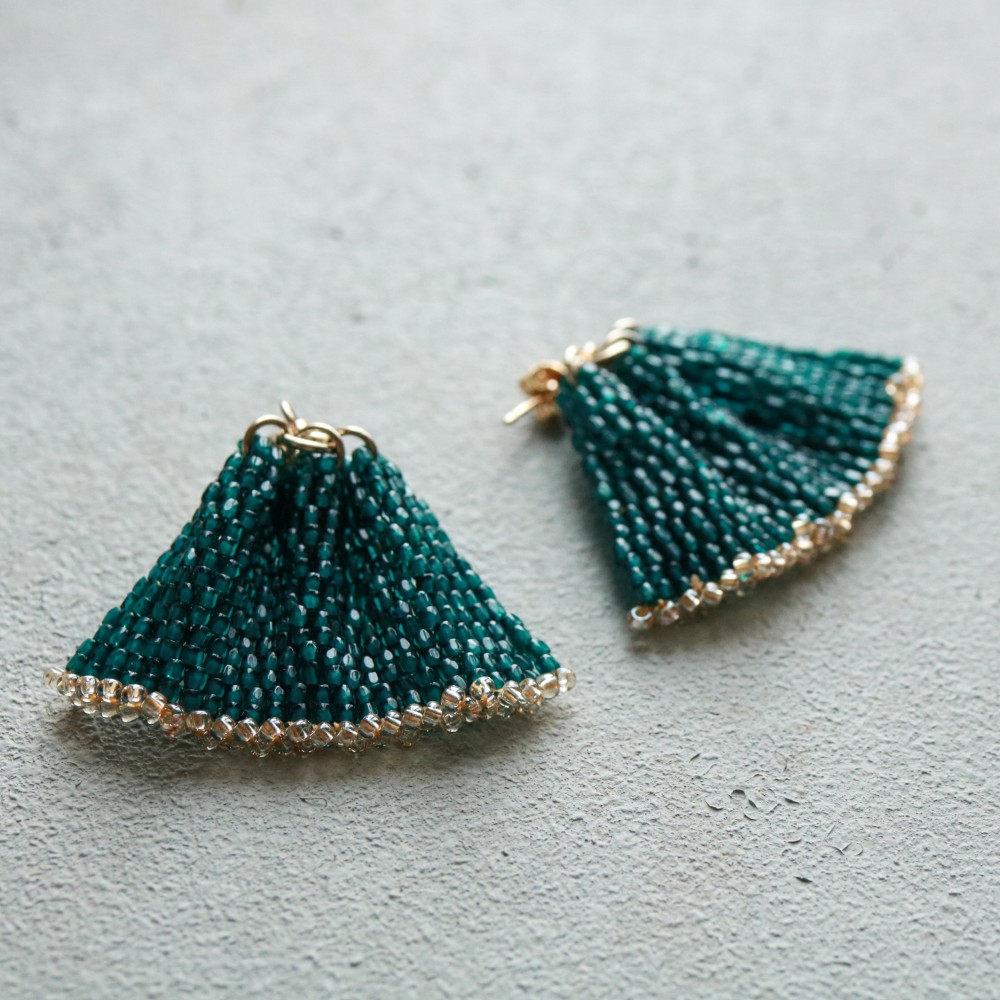 Frilly Earring ( deep green )