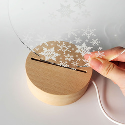 【特集掲載】雪の結晶 クリスマスツリー　アクリルライトスタンド 4枚目の画像