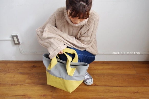 CHUBBY TOTE BAG（ライトグレー×ライムイエロー） 5枚目の画像