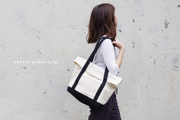 BEND TOTE BAG（キナリ×ブラック） 18枚目の画像