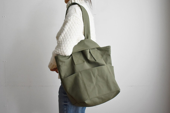 CLOUCHY SHOULDER BAG（オールオリーブ / カーキ） 2枚目の画像