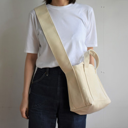 PARK SHOULDER TOTE BAG（キナリ） 1枚目の画像