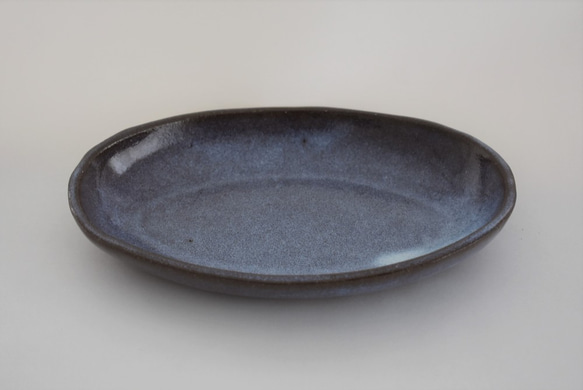 楕円形・オーバルの深皿　赤土×乳濁灰釉 1枚目の画像