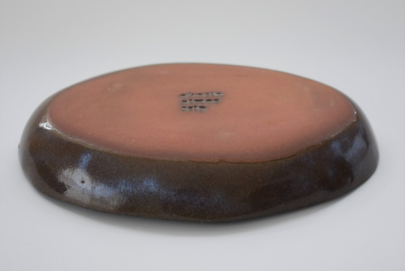 楕円形・オーバルの深皿　赤土×乳濁灰釉 3枚目の画像