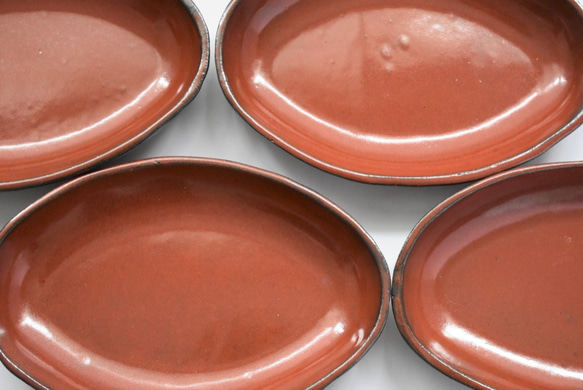楕円形・オーバルの深皿　赤土×鉄赤釉 7枚目の画像