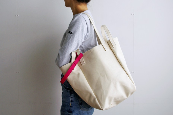 DROP SHOULDER TOTE BAG（キナリ×ピンク） 1枚目の画像